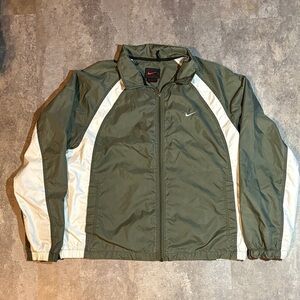 Vintage Nike Men's Olive Green and White Windbreaker Jacket Medium
